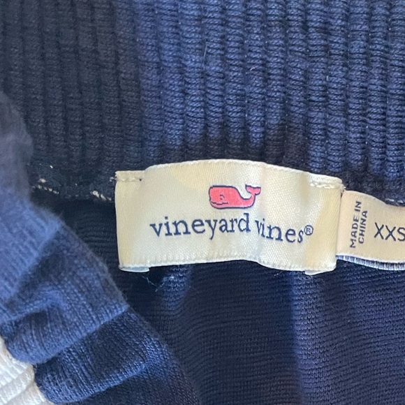 Vineyard Vines Pull On Waistband Skirt. In excellent like new condition - Picture 6 of 8